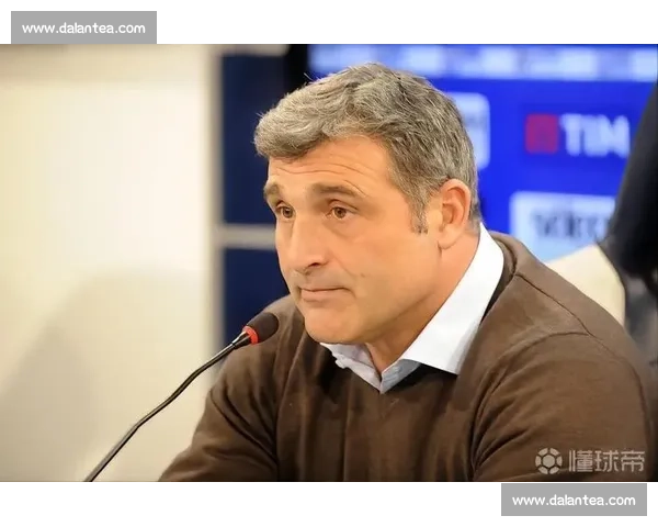 小因扎吉征服沙特!世俱杯爆冷掀翻曼城,发布会掌声雷动见证战术大师