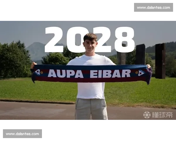 巴萨青训瑰宝加里多加盟埃瓦尔 西乙新核开启四年长约征程