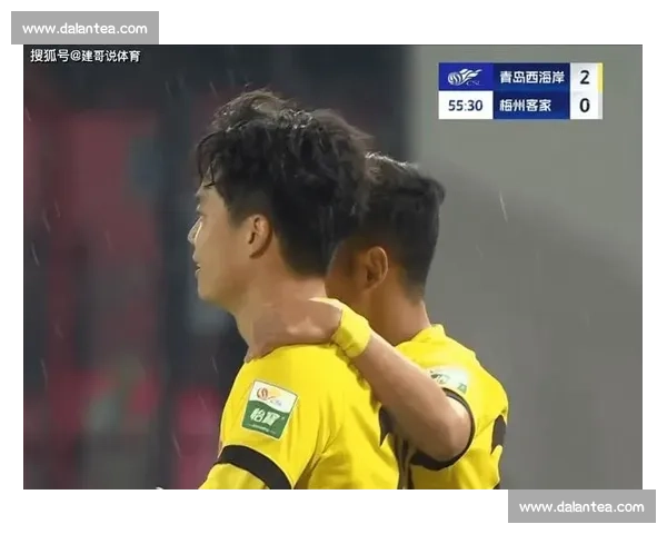 泰山队场边争议事件：彭欣力替补登场 2 分钟染红离场