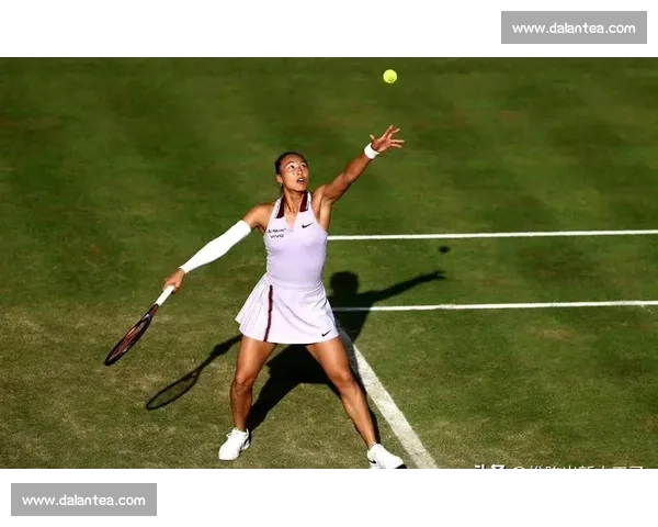 郑钦文教科书级放小球戏耍阿尼西莫娃，决胜盘关键分引爆全场！